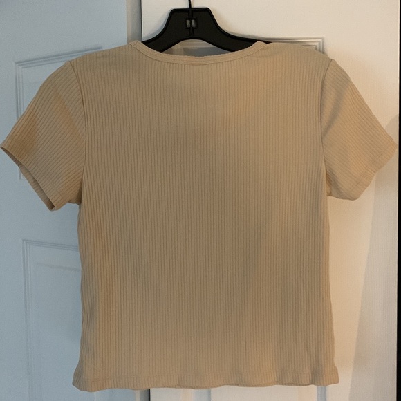 Old Navy Cropped Tee - Picture 2 of 4